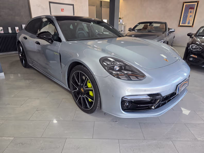 Porsche Panamera - 3