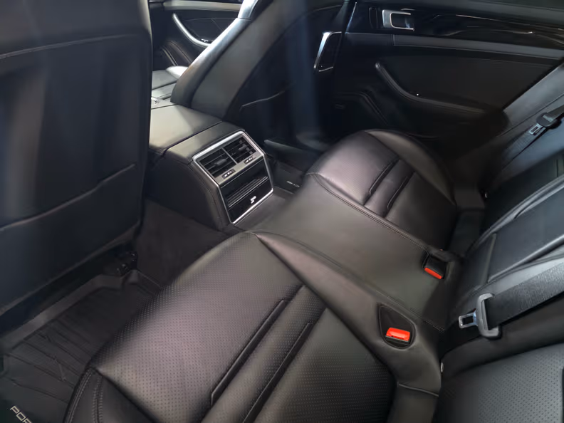 Porsche Panamera - 16