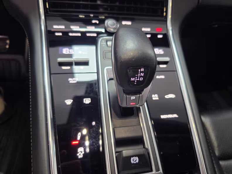 Porsche Panamera - 11