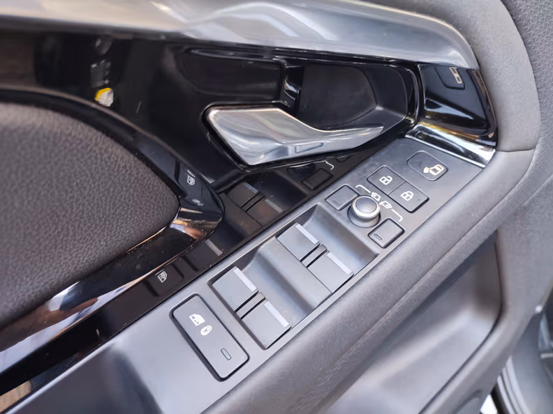 Land Rover Range Rover Evoque - 16