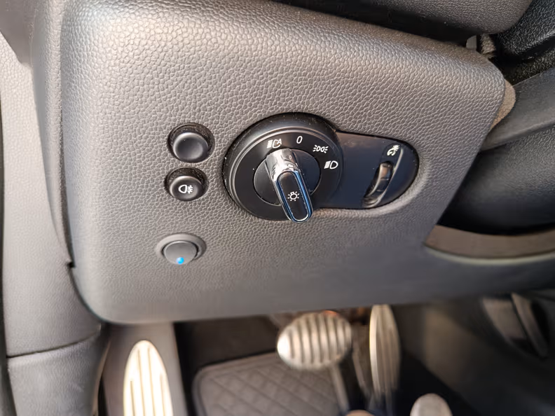 Mini Convertible - 23