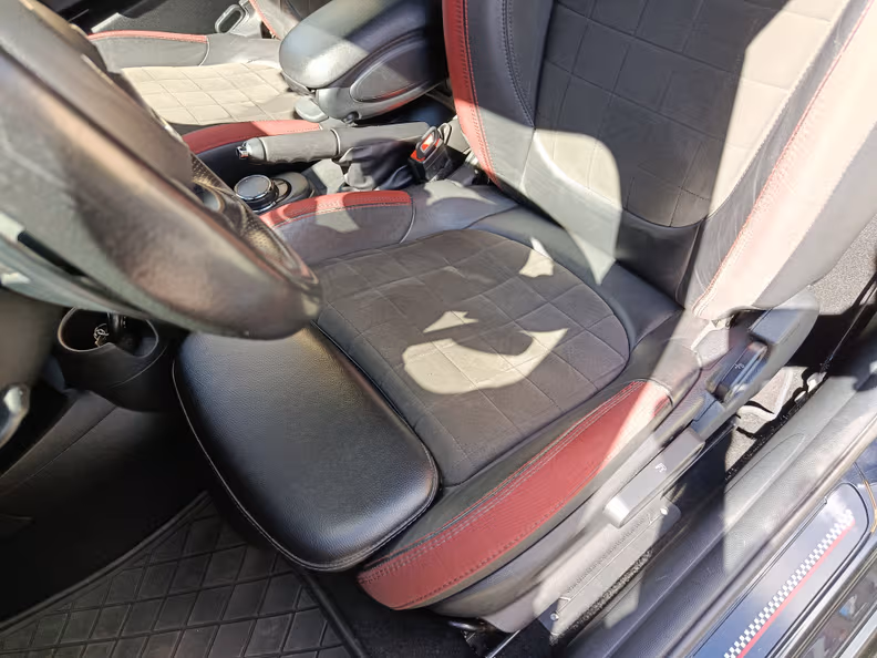 Mini Convertible - 14