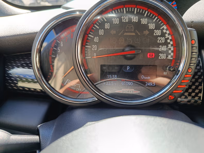 Mini Convertible - 17