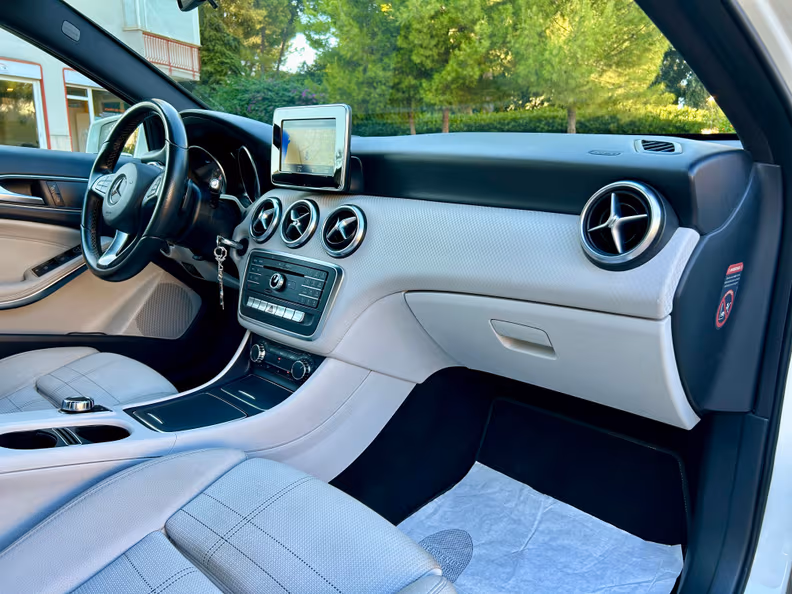 Mercedes-Benz A-Class - 17