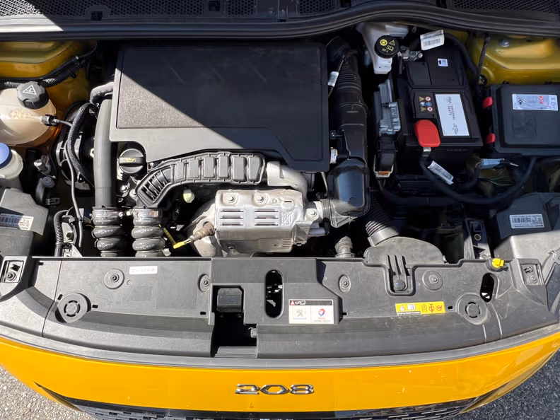 Peugeot 208 - 42