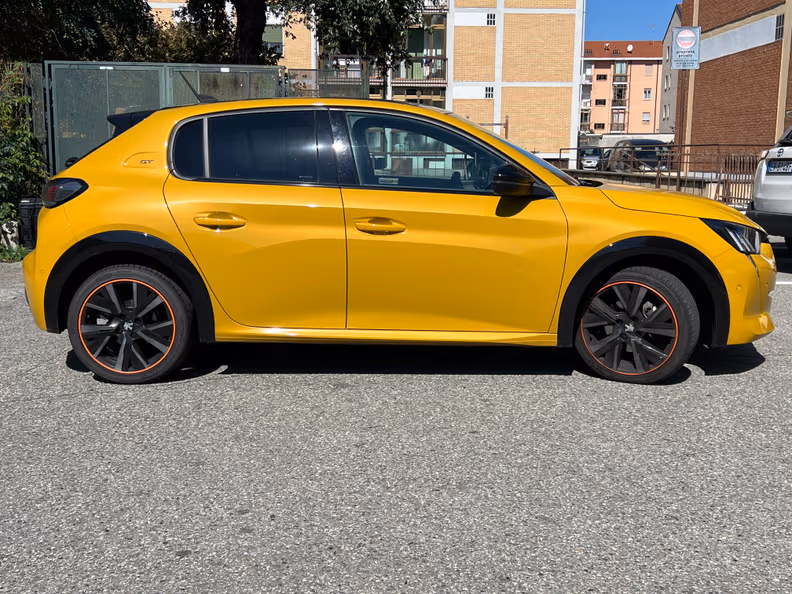 Peugeot 208 - 4
