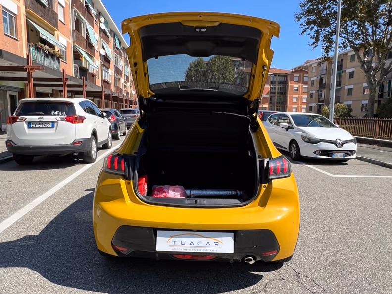 Peugeot 208 - 19