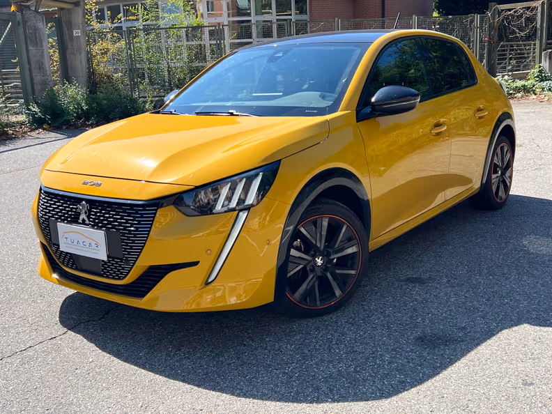 Peugeot 208 - 1