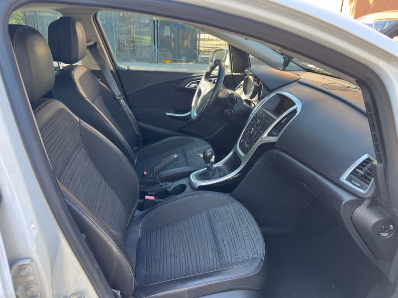 Opel Astra - 34