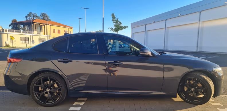 Alfa Romeo Giulia - 4