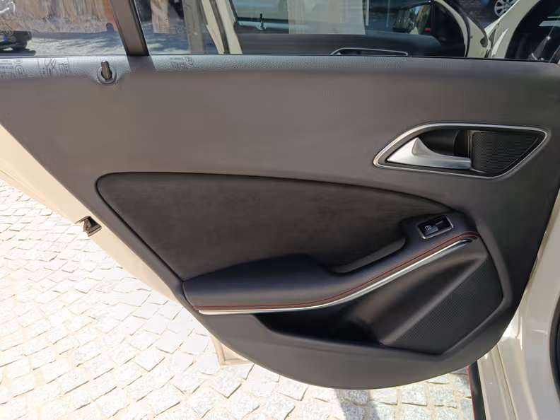 Mercedes-Benz A-Class - 32