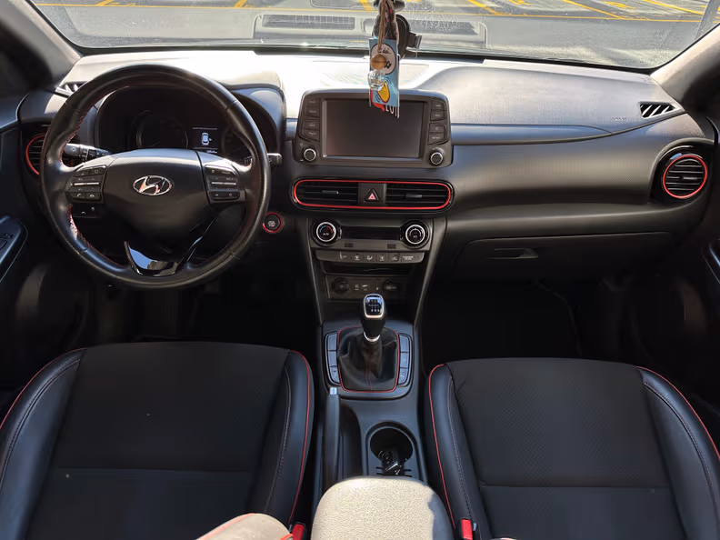 Hyundai Kona - 17