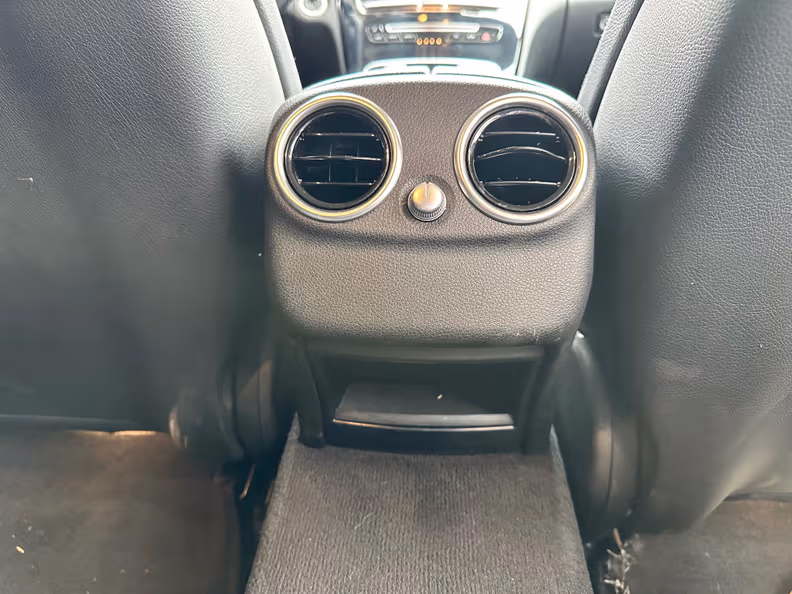 Mercedes-Benz C-Class - 32