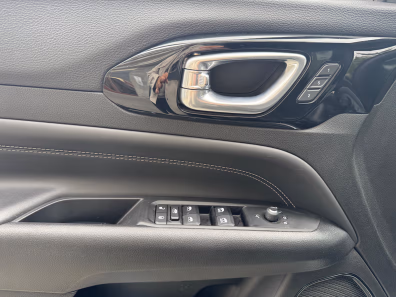 Jeep Compass - 16