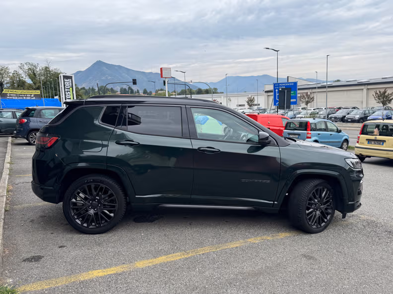 Jeep Compass - 36