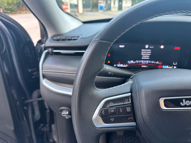 Jeep Compass - 12