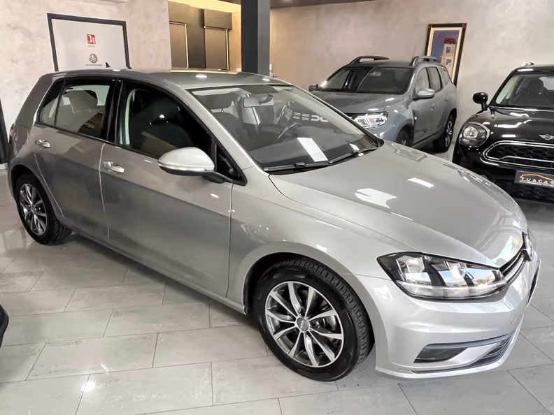 Volkswagen Golf - 3