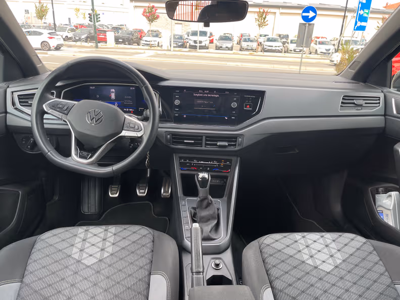 Volkswagen Polo - 11