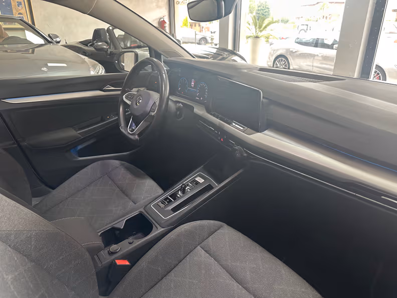 Volkswagen Golf - 10