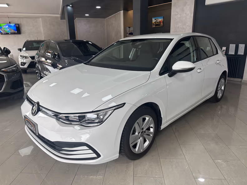 Volkswagen Golf - 1