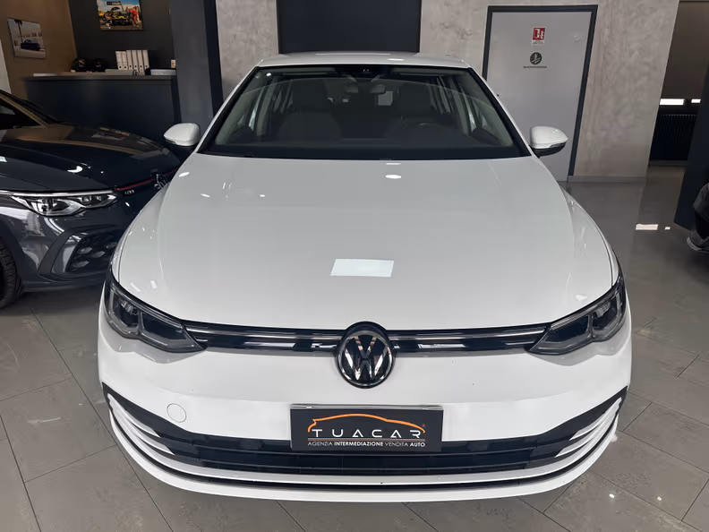 Volkswagen Golf - 8