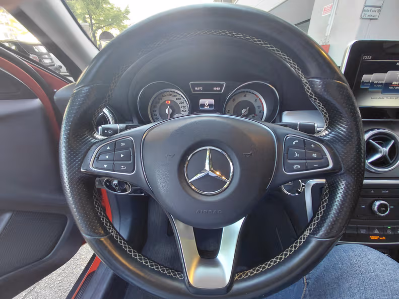 Mercedes-Benz GLA-Class - 23