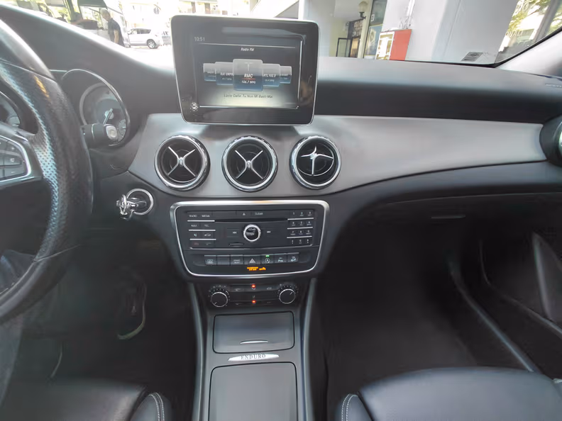 Mercedes-Benz GLA-Class - 19