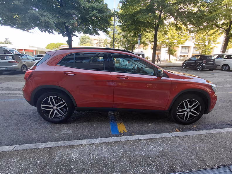 Mercedes-Benz GLA-Class - 32