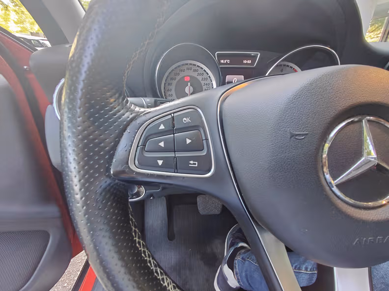 Mercedes-Benz GLA-Class - 22