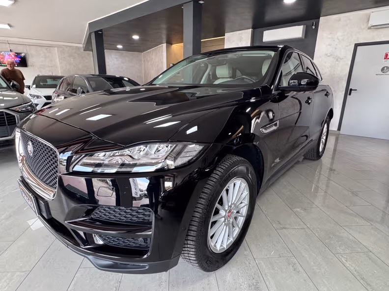 Jaguar F-Pace - 7