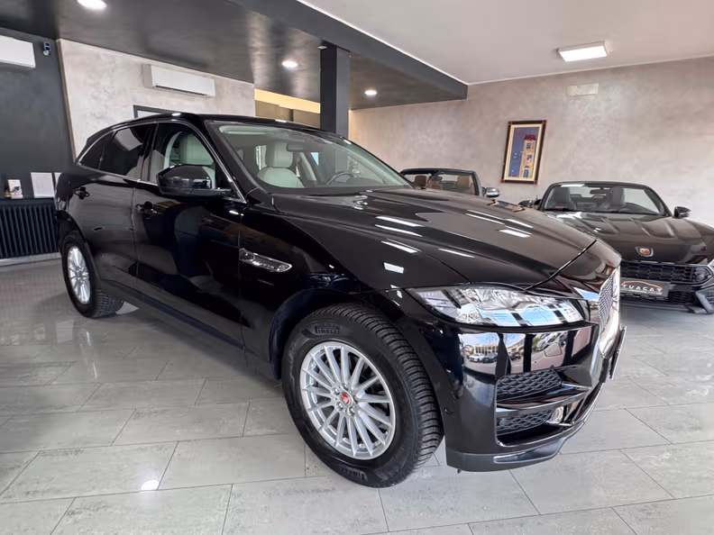 Jaguar F-Pace - 3