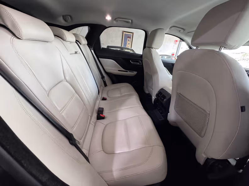Jaguar F-Pace - 17