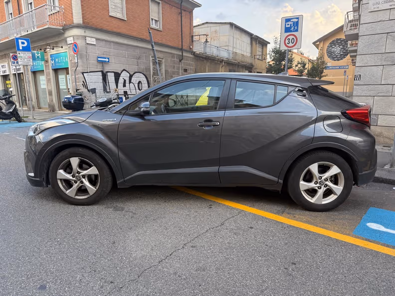 Toyota C-HR - 4