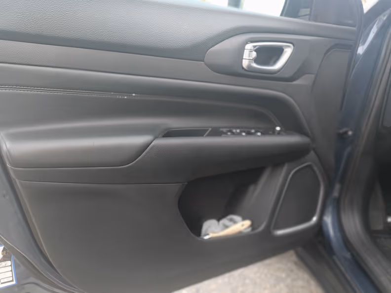 Jeep Compass - 34