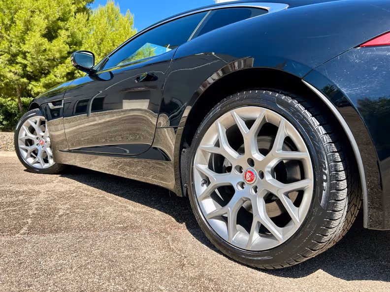 Jaguar F-Type - 11