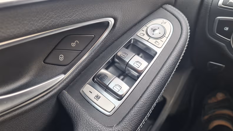Mercedes-Benz C-Class - 30