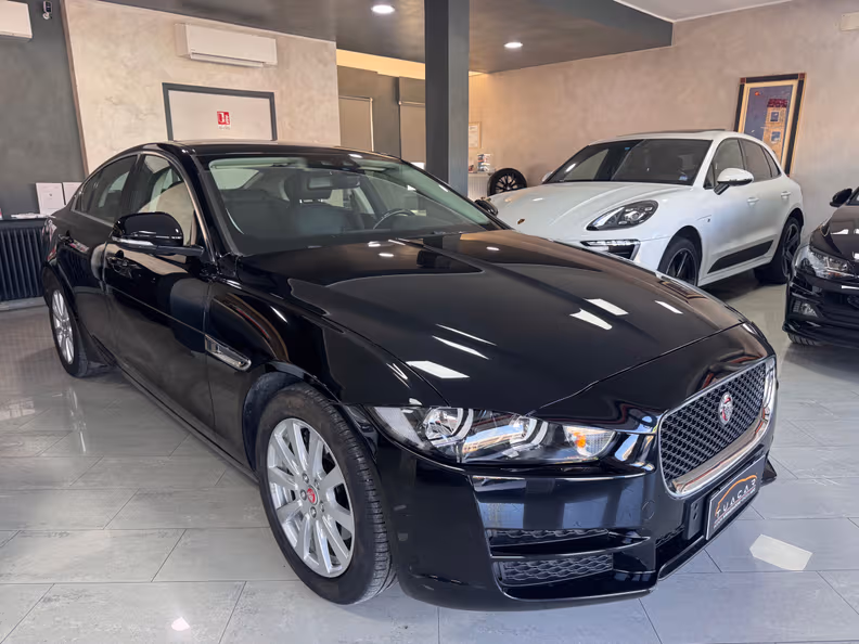 Jaguar XE - 5