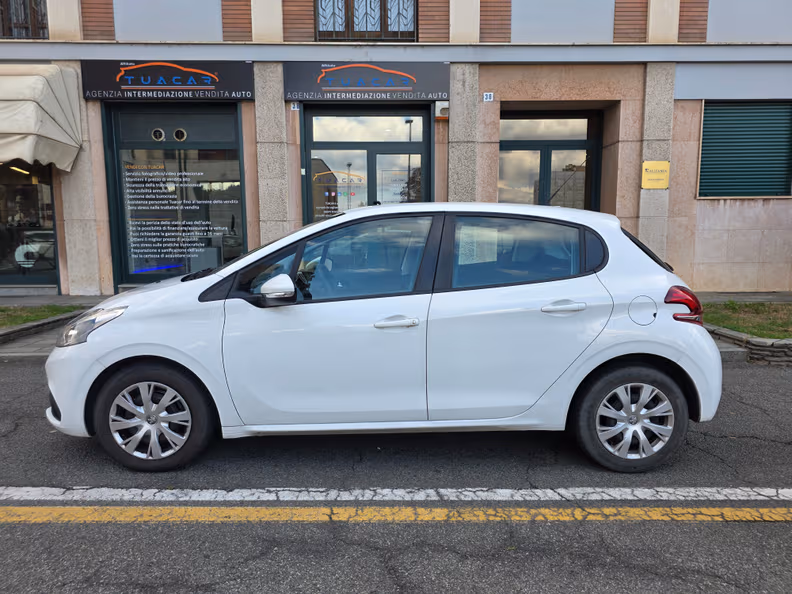 Peugeot 208 - 24