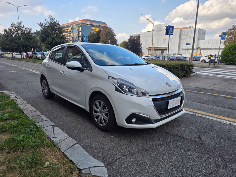 Peugeot 208 - 3