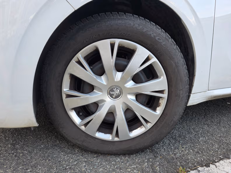 Peugeot 208 - 26