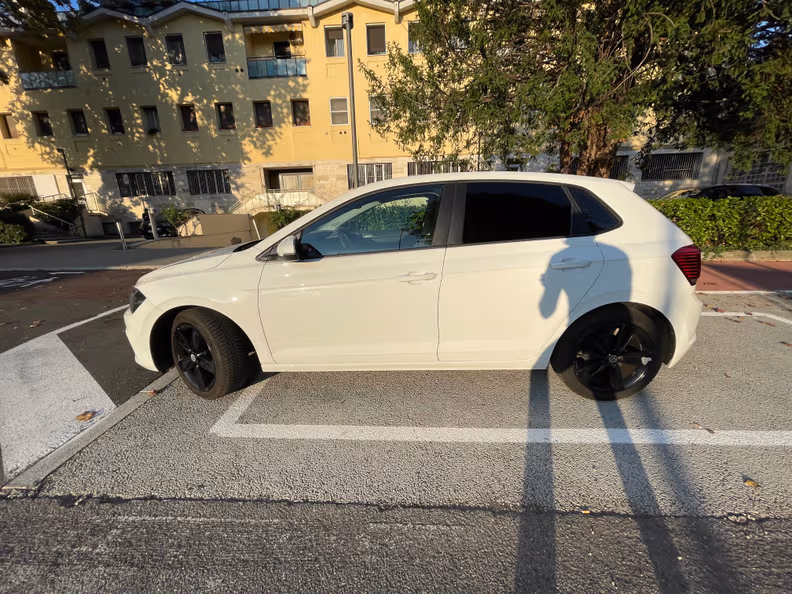 Volkswagen Polo - 8