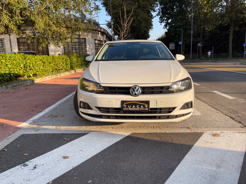 Volkswagen Polo - 2