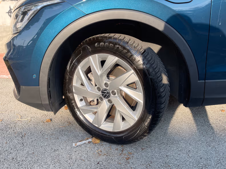 Volkswagen Tiguan - 48