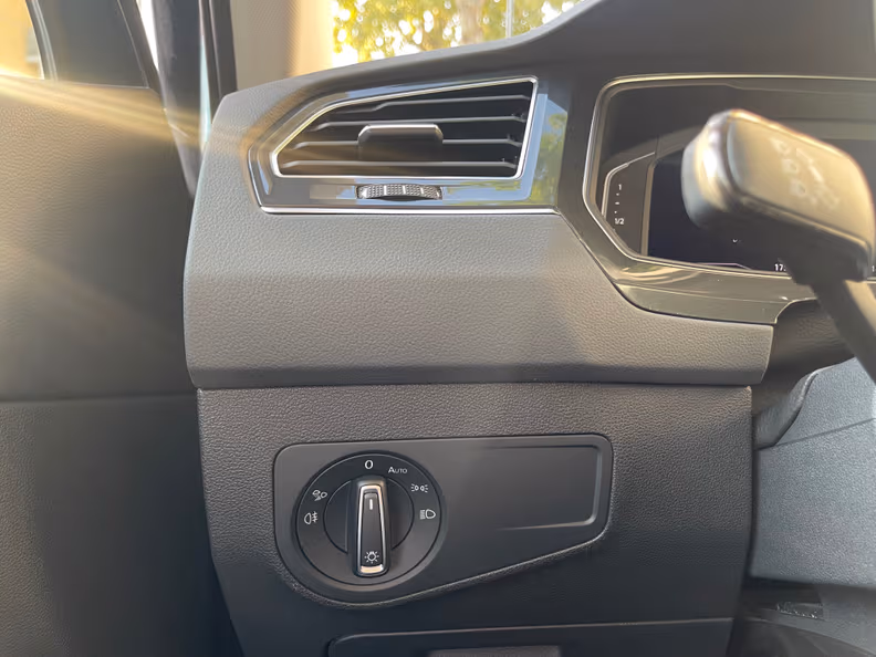 Volkswagen Tiguan - 32