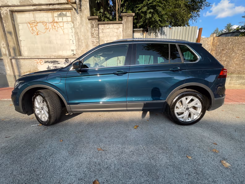 Volkswagen Tiguan - 4