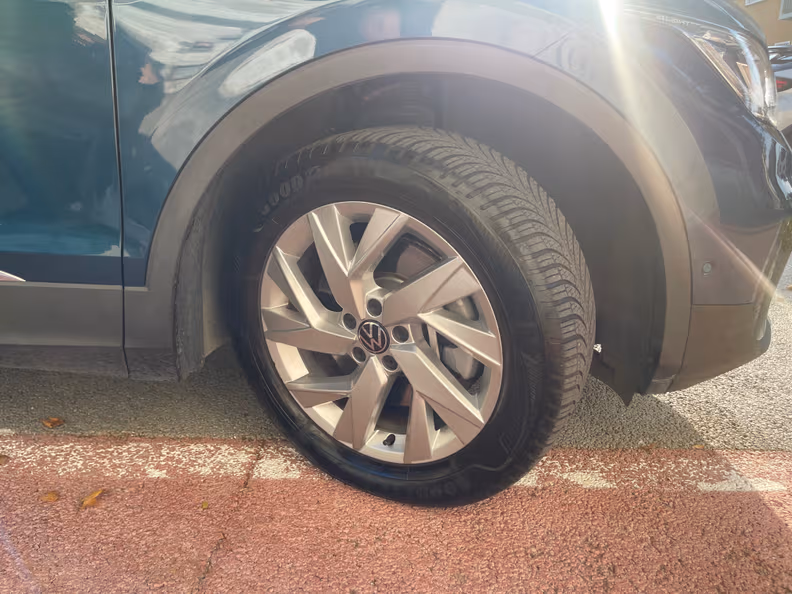 Volkswagen Tiguan - 49