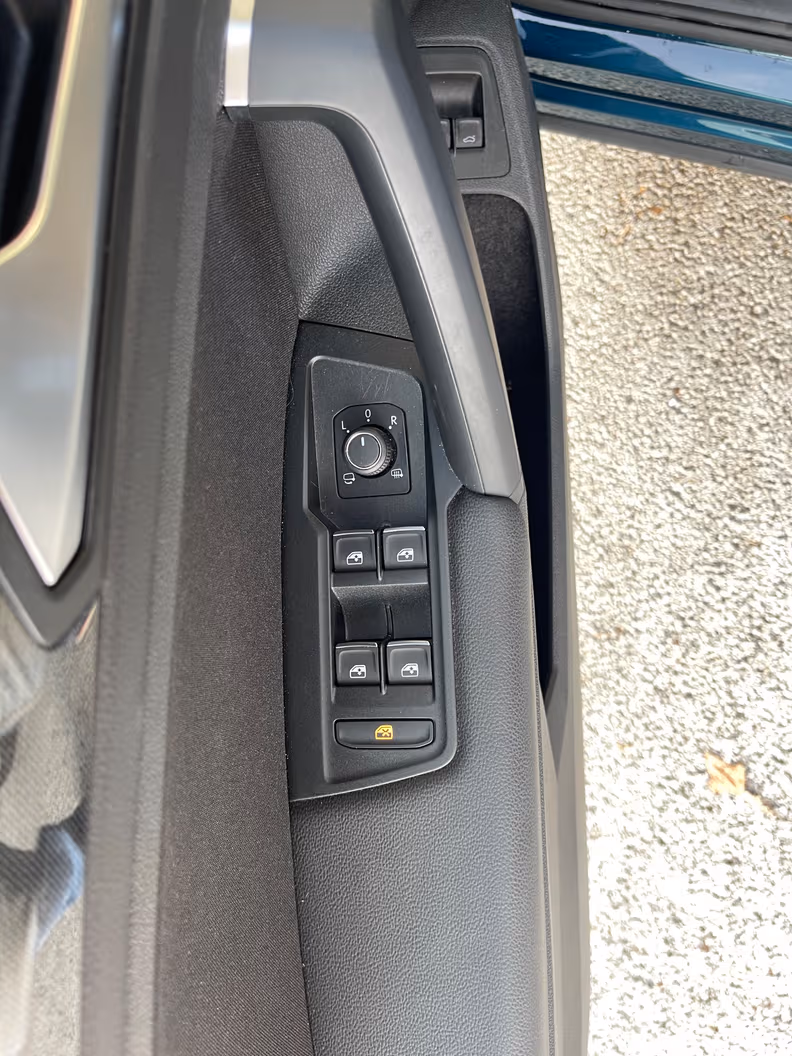 Volkswagen Tiguan - 36