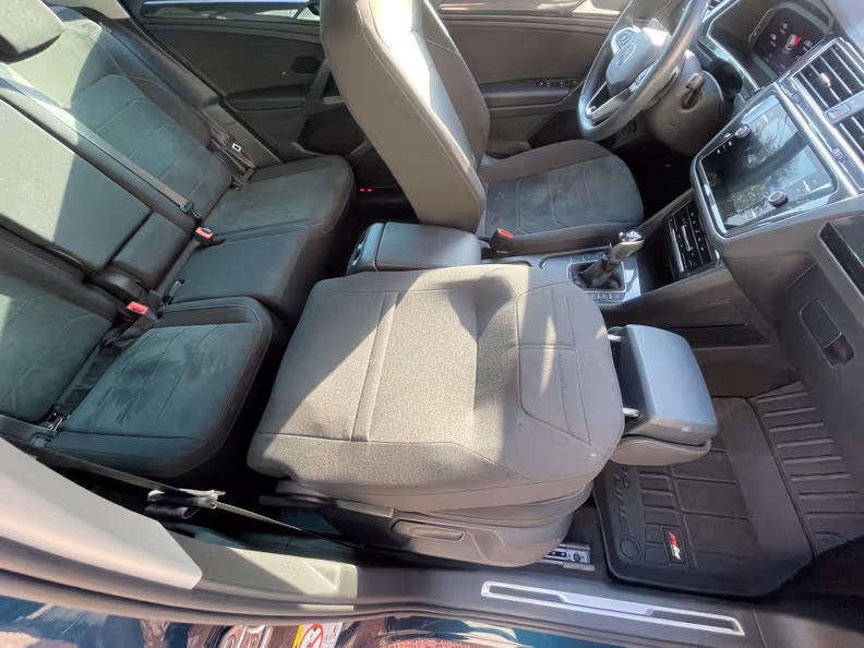 Volkswagen Tiguan - 33