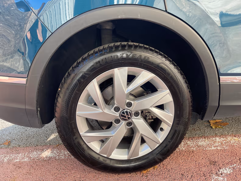 Volkswagen Tiguan - 8