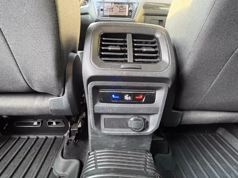 Volkswagen Tiguan - 22